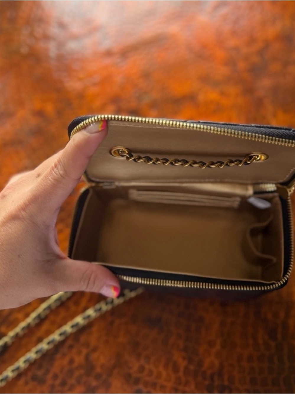 Quilted Black Mini Vanity Crossbody with Gold Chain inspired * - Picture 3 of 3